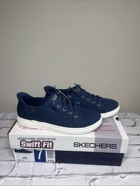 Skechers Navy and White Swift Fit Casual Sneakers
